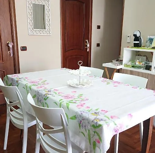 Sky-terrace In Station, 3 Bedrooms * Neapel