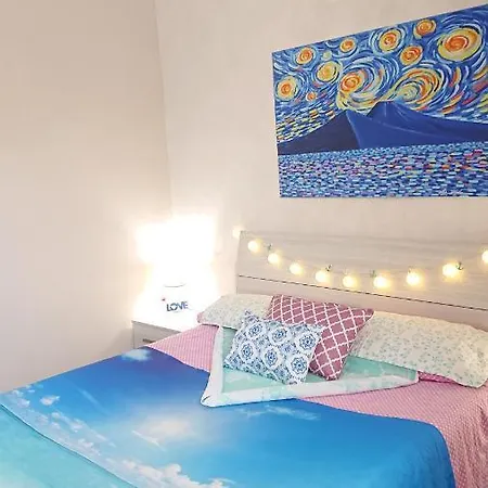 Sky-terrace In Station, 3 Bedrooms Appartement Napels