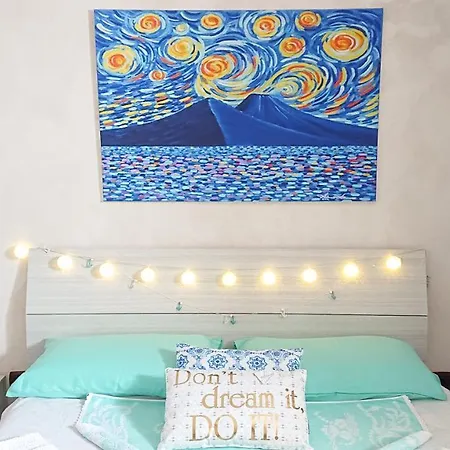 Sky-terrace In Station, 3 Bedrooms * Napels