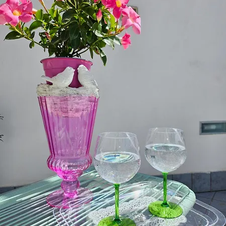 Sky-terrace In Station, 3 Bedrooms Napels