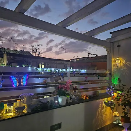 Sky-terrace In Station, 3 Bedrooms 那不勒斯