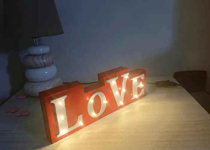 Sky-terrace In Station, 3 Bedrooms Νάπολη