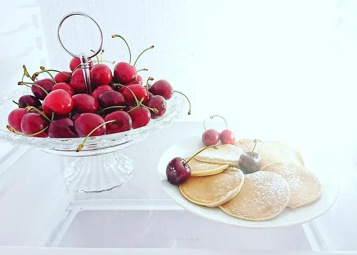 Sky-terrace In Station, 3 Bedrooms Νάπολη