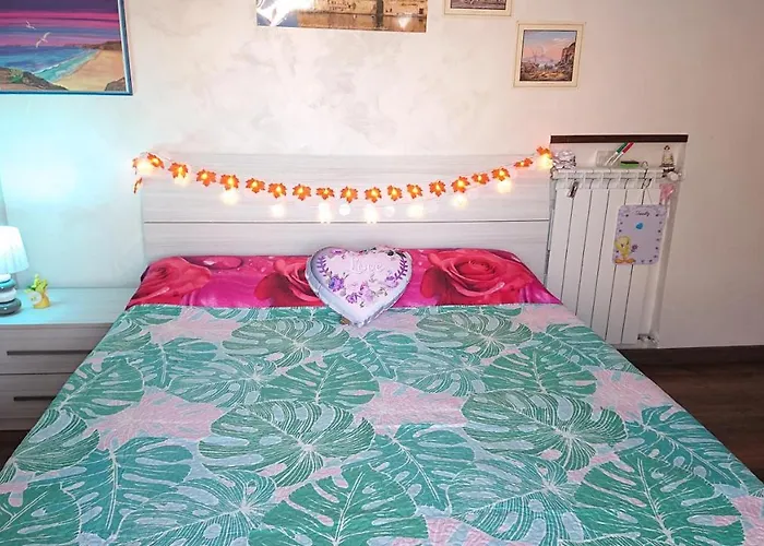 Sky-terrace In Station, 3 Bedrooms Νάπολη