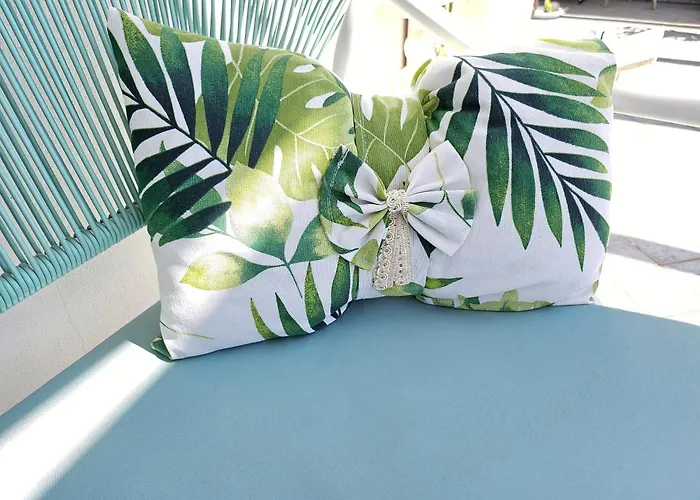 Sky-terrace In Station, 3 Bedrooms Νάπολη